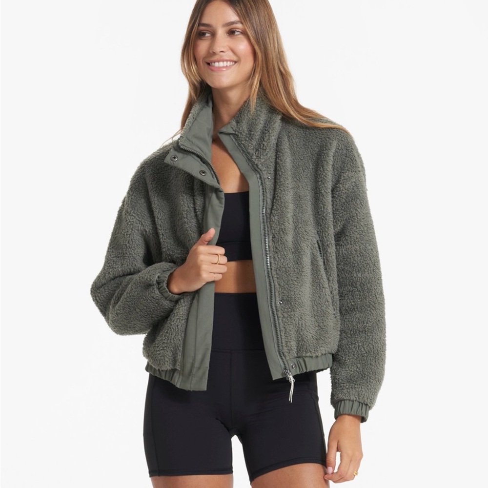 Vuori Cozy Sherpa Jacket in Dusty Pine